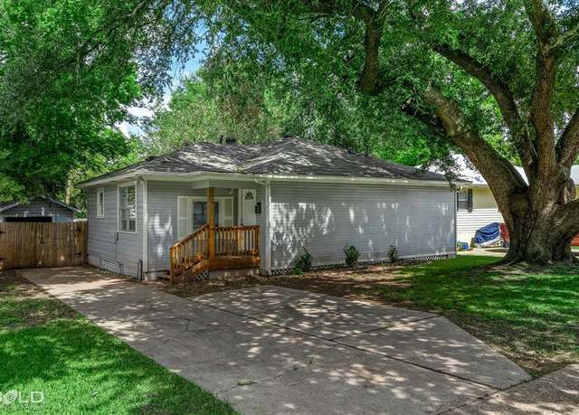 Property at 264 Leland Dr, Shreveport, LA 71105, 3 beds, 2 baths