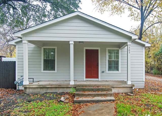 Property at 305 College St, Farmersville, TX 75442, 3 beds, 2 baths
