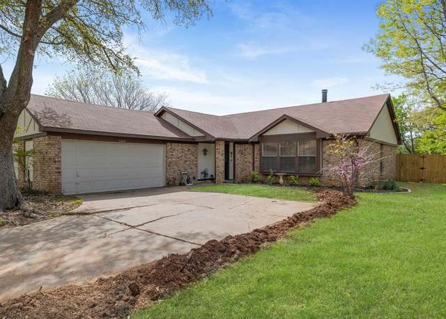 Property at 3209 Creekwood Ln, Fort Worth, TX 76123, 3 beds, 2 baths