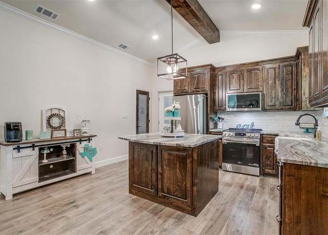 Property at 313 Broken Rd Rd, Perrin, TX 76486, 2 beds, 1 bath