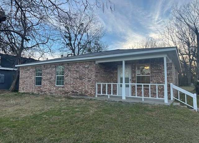 Property at 808 Park St, Commerce, TX 75428, 2 beds, 1 bath