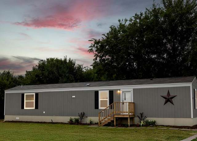 Property at 114,108 Saint Michaels Dr, Trinidad, TX 75163, 2 beds, 2 baths