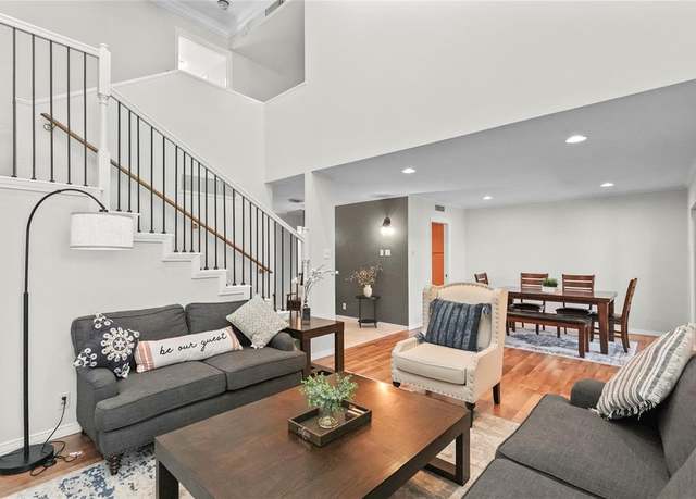 Property at 550 E Avenue J Unit B, Grand Prairie, TX 75050, 3 beds, 2.5 baths