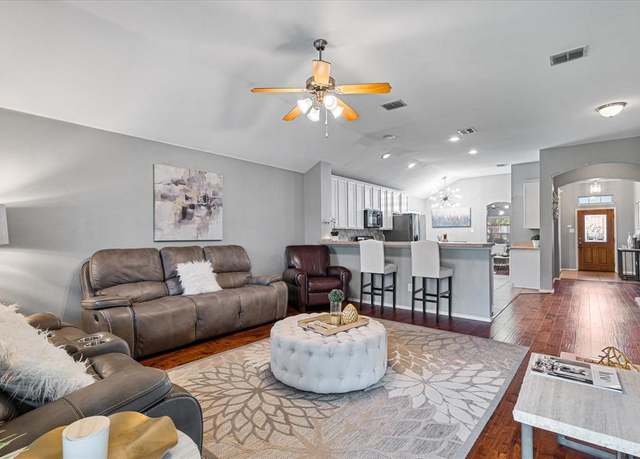Property at 1007 Kimbro Dr, Forney, TX 75126, 3 beds, 2 baths