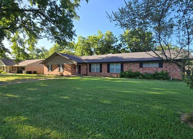 Property at 1428 Doris Dr, Sulphur Springs, TX 75482, 3 beds, 2 baths