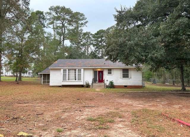 Property at 101 Julian St, Mansfield, LA 71052, 3 beds, 2 baths