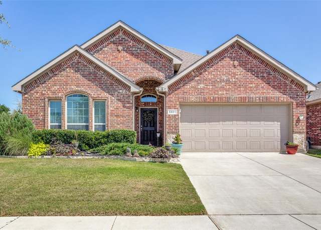 Property at 5801 Loveland Dr, Denton, TX 76208, 4 beds, 3 baths