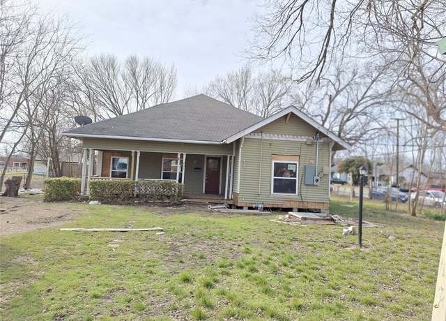 Property at 302 Newsom Rd, Mesquite, TX 75149, 3 beds, 2 baths