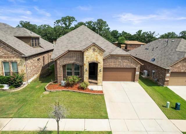 Property at 2116 Moonsail Ln, Denton, TX 76210, 5 beds, 3 baths