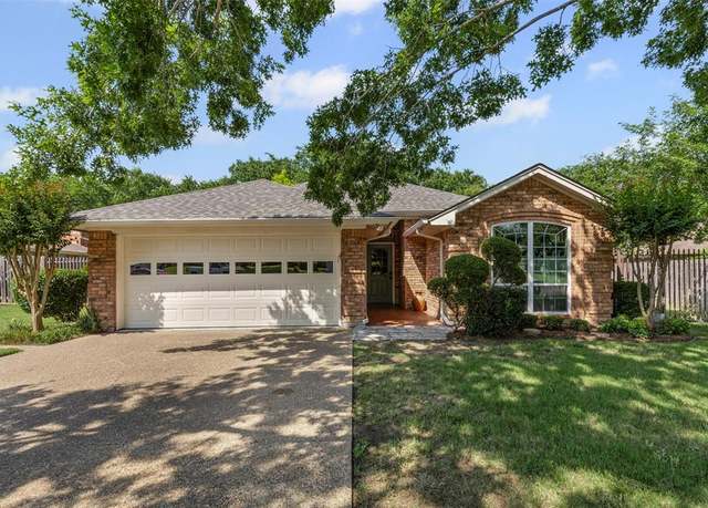 Property at 1505 Hyde Park Blvd, Cleburne, TX 76033, 3 beds, 2 baths