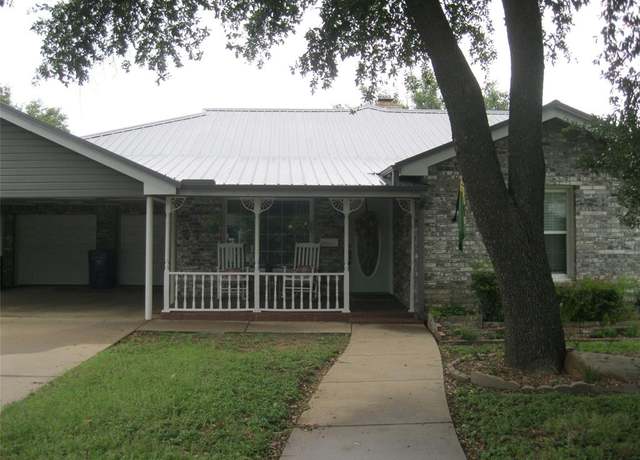 Property at 1302 W Wheeler St, Breckenridge, TX 76424, 2 beds, 3 baths