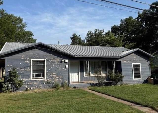Property at 708 Cooper St, Bowie, TX 76230, 3 beds, 1 bath