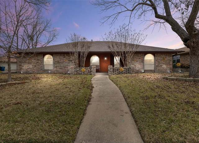 Property at 1925 Aspen Dr, Lewisville, TX 75077, 3 beds, 2 baths