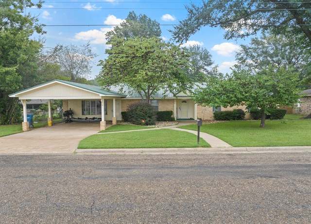 Property at 503 Dunn Ave, Mount Pleasant, TX 75455, 4 beds, 2 baths