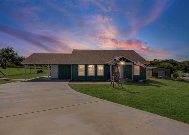 Property at 9209 Giant Dr, Joshua, TX 76058, 3 beds, 2 baths