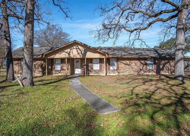 Property at 199 Briarwood Ct, Van, TX 75790, 3 beds, 3 baths