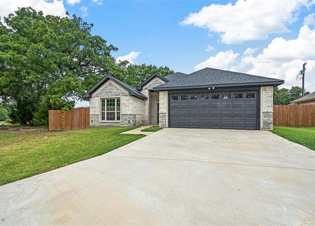 Property at 2792 Rodeo Dr, Quinlan, TX 75474, 3 beds, 2 baths