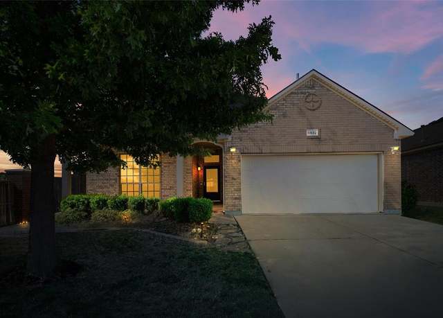 Property at 5532 Grayson Ridge Dr, Fort Worth, TX 76179, 4 beds, 3 baths