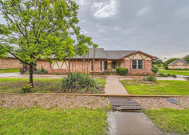 Property at 107 San Medina Ln, Joshua, TX 76058, 5 beds, 4.5 baths