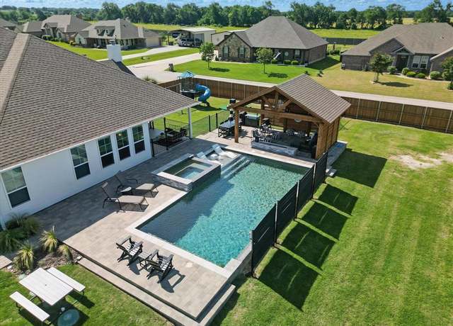 Property at 403 Water Fall Ln, Nevada, TX 75173, 3 beds, 2.5 baths