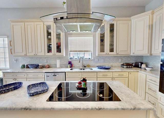 Property at 2746 Shadygrove Ln, Carrollton, TX 75006, 4 beds, 3 baths