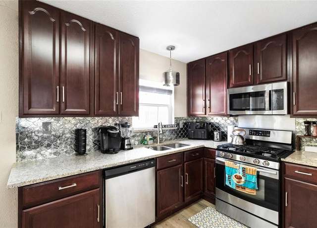 Property at 334 Freeman St, Mesquite, TX 75149, 3 beds, 2 baths
