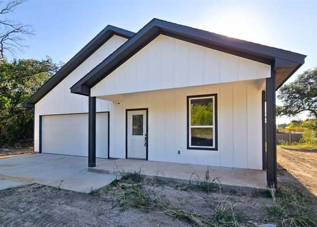 Property at 4302 Mountain Hollow Dr, Granbury, TX 76048, 3 beds, 2 baths