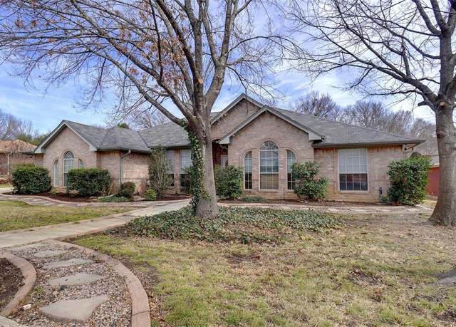 Property at 813 Hunters Glen Trl, Fort Worth, TX 76120, 4 beds, 2 baths