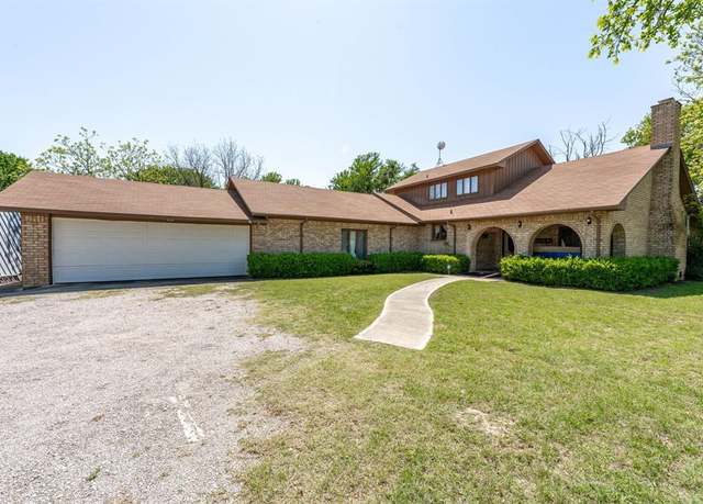 Property at 317 Peach St, Dublin, TX 76446, 4 beds, 3.5 baths