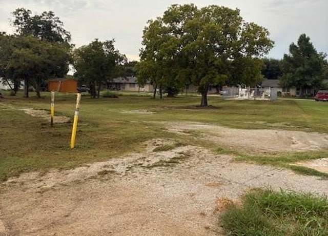 Property at 311 N 3rd St, Grandview, TX 76050