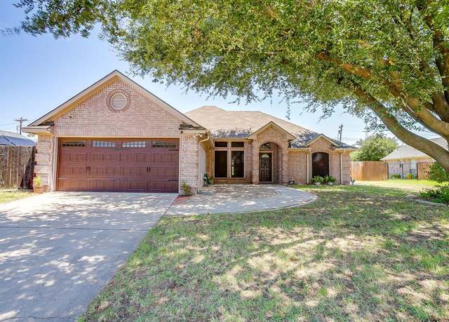 Property at 1029 Calinco Dr, Granbury, TX 76048, 3 beds, 2 baths
