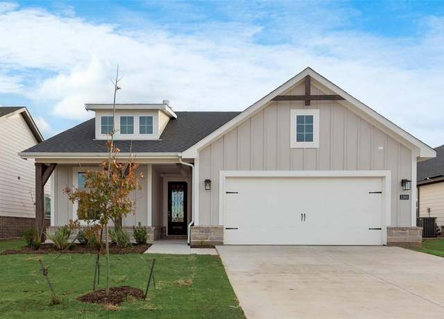 Property at 1260 Colca Dr, Springtown, TX 76082, 4 beds, 2 baths