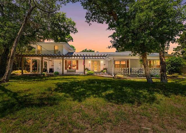 Property at 218 Rainbow Dr, Woodway, TX 76712, 4 beds, 3 baths