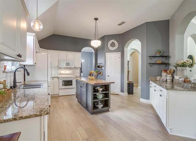 Property at 501 Chestnut Ln, Saginaw, TX 76179, 3 beds, 2 baths