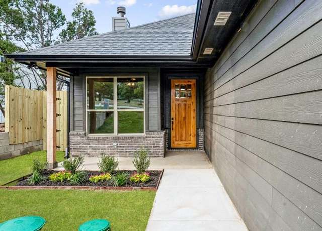 Property at 3007 Brazos River Dr, Granbury, TX 76048, 3 beds, 2 baths