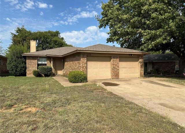 Property at 1420 Briar Cir, Crowley, TX 76036, 4 beds, 2 baths
