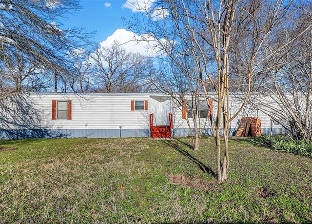 Property at 2010 Spring Ct, Azle, TX 76020, 3 beds, 2 baths