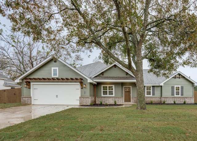 Property at 414 Water St, Whitesboro, TX 76273, 3 beds, 2 baths