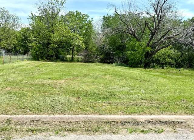 Property at 205 W Houston St, Bowie, TX 76230