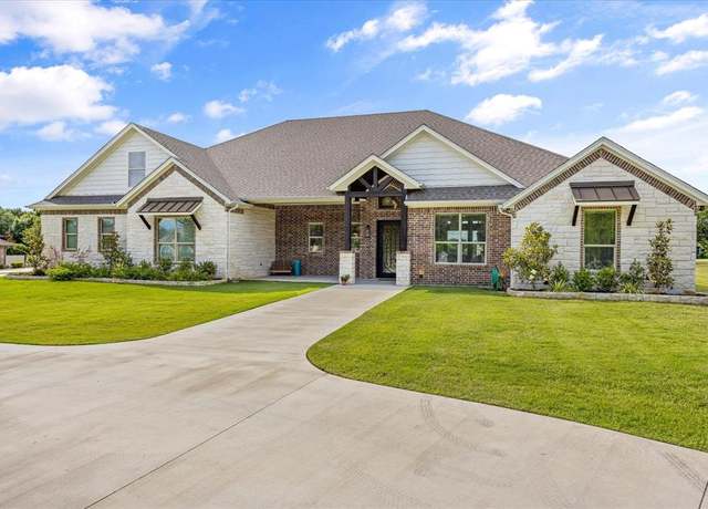 Property at 2207 Wood Duck Ln, Granbury, TX 76049, 3 beds, 3 baths