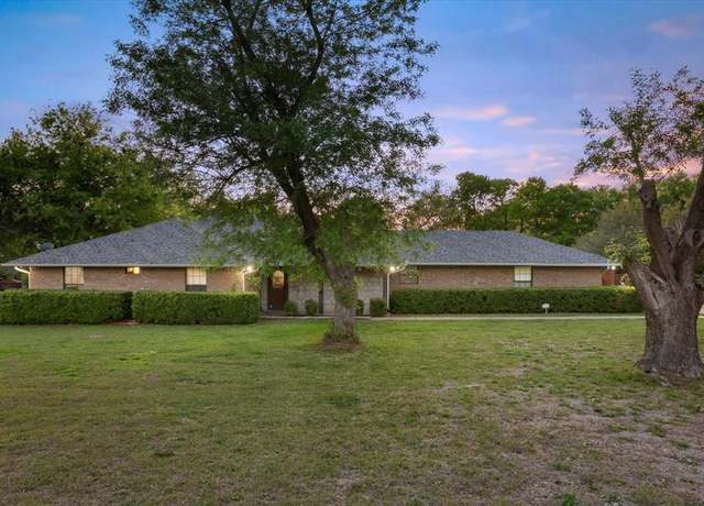 Property at 801 Little Creek Trl, Oak Leaf, TX 75154, 4 beds, 3 baths
