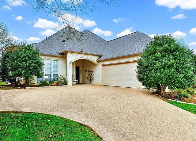 Property at 3516 Clubgate Dr, Fort Worth, TX 76137, 3 beds, 2.5 baths