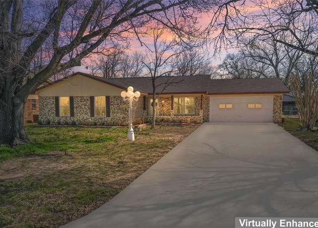 Property at 712 N 4th, Wills Point, TX 75169, 3 beds, 2 baths