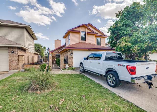Property at 3822 Clover Hill Ln, Carrollton, TX 75007, 2 beds, 2.5 baths
