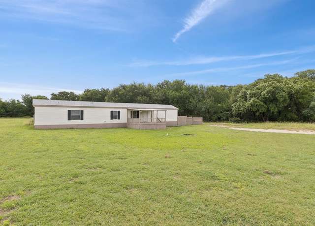 Property at 119 Kalinga Dr, Weatherford, TX 76085, 3 beds, 2 baths