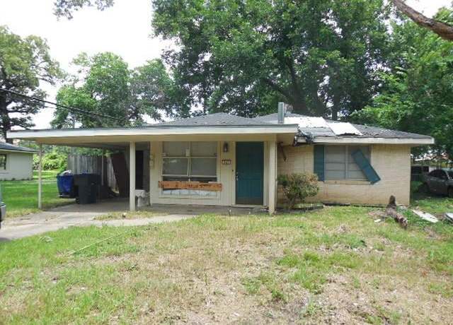 Property at 841 Huntington Ln, Shreveport, LA 71106, 3 beds, 2 baths