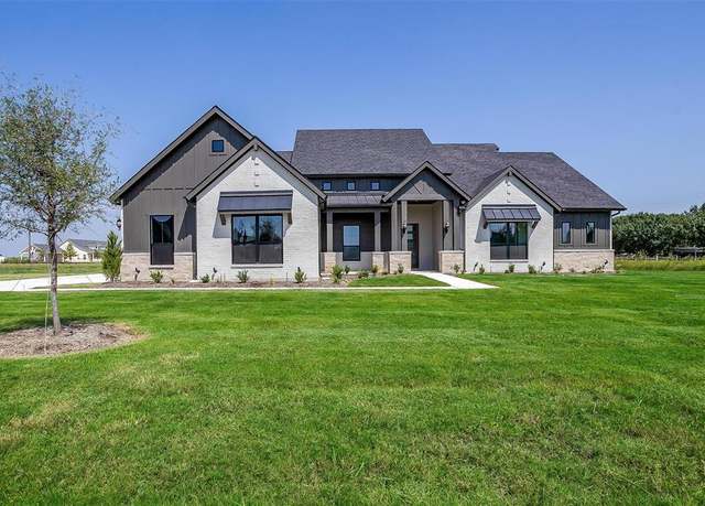 Property at 1761 Blackfoot Pkwy, Waxahachie, TX 75165, 4 beds, 3 baths