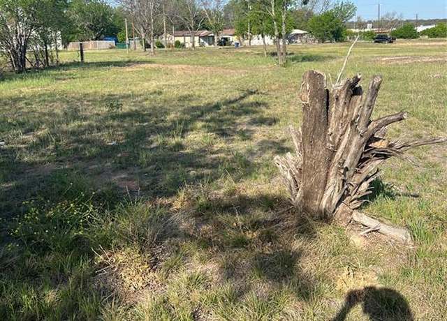 Property at 1505 Beaver St, Brownwood, TX 76801