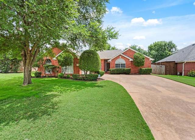 Property at 36 Cimarron Dr, Trophy Club, TX 76262, 4 beds, 2 baths
