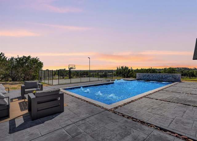 Property at 1000 Sweeney Way, Weatherford, TX 76087, 5 beds, 4.5 baths